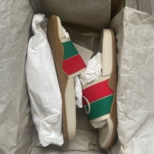 (Authentic Gucci Slides )Women's Interlocking Gucci slide sandal